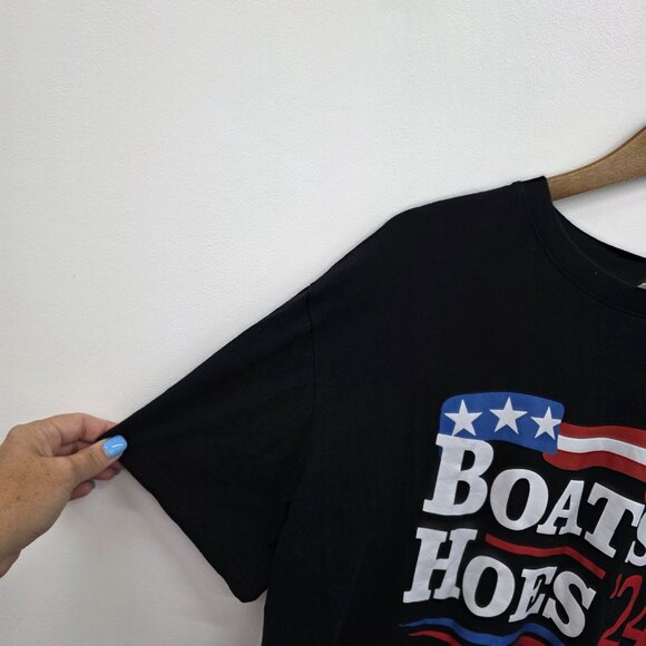Boats & Hoes '24 Graphic T-Shirt Black Step Brothers Mens Size L Funny Patriotic - Picture 5 of 10